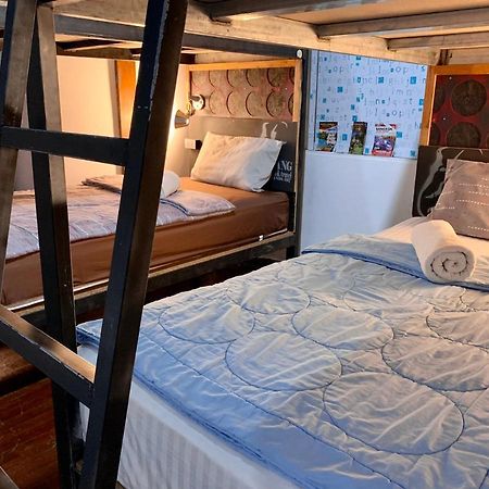 Chang Bed And Bar Hostel (Adults Only) 수랏타니 외부 사진