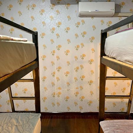 Chang Bed And Bar Hostel (Adults Only) 수랏타니 외부 사진