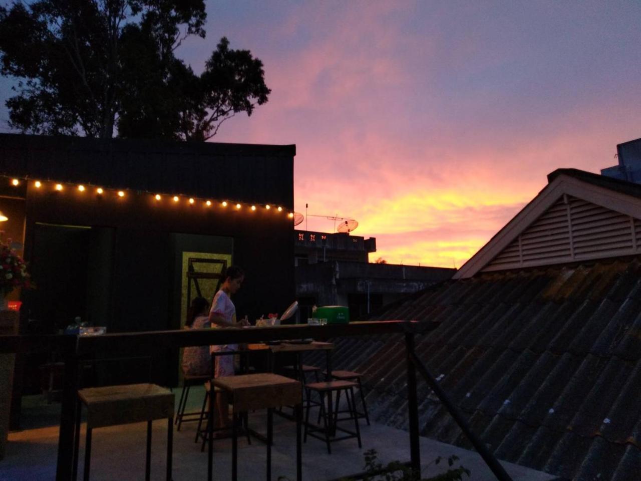 Chang Bed And Bar Hostel (Adults Only) 수랏타니 외부 사진