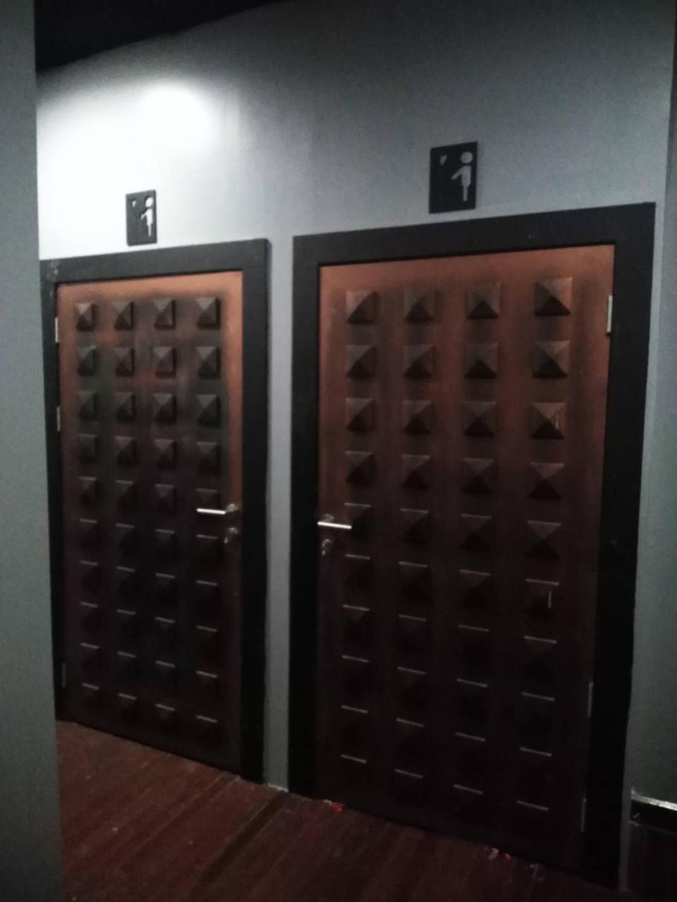 Chang Bed And Bar Hostel (Adults Only) 수랏타니 외부 사진