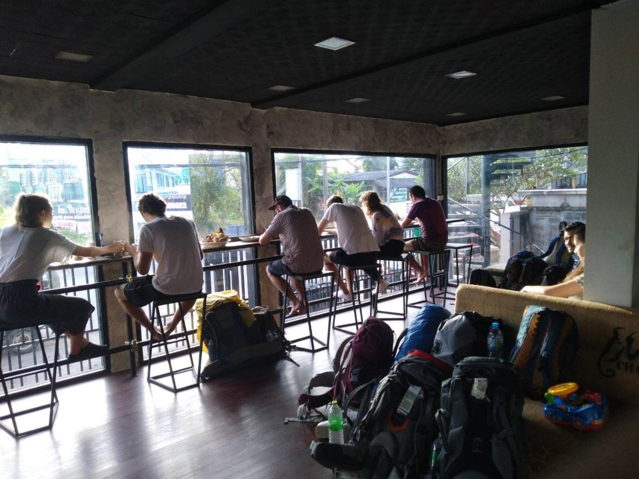 Chang Bed And Bar Hostel (Adults Only) 수랏타니 외부 사진