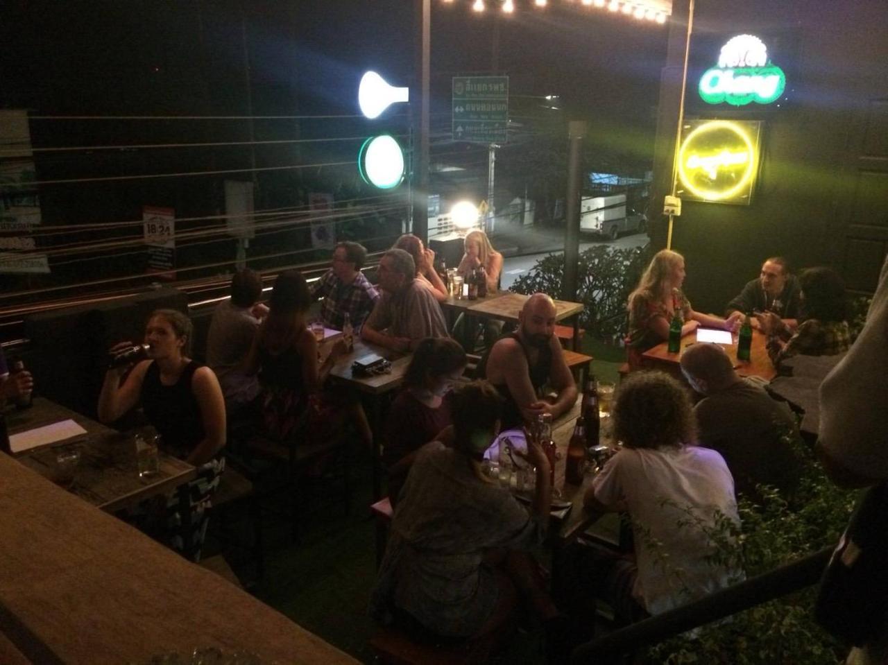 Chang Bed And Bar Hostel (Adults Only) 수랏타니 외부 사진
